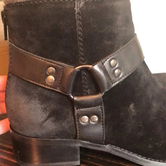Seychelles charming ankle bootie in black suede - Picture 9 of 13